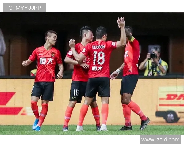 恒大与上港激战正酣谁能在这场巅峰对决中笑到最后 恒大与上港激战正酣谁能在这场巅峰对决中笑到最后